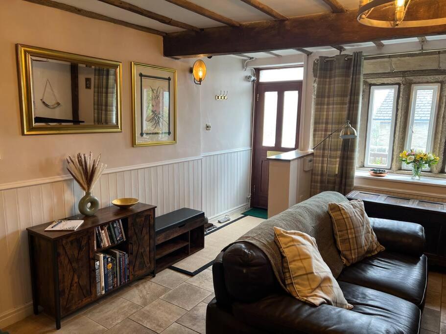 17Th Century Cottage With Hidden Garden Steeton Exteriér fotografie